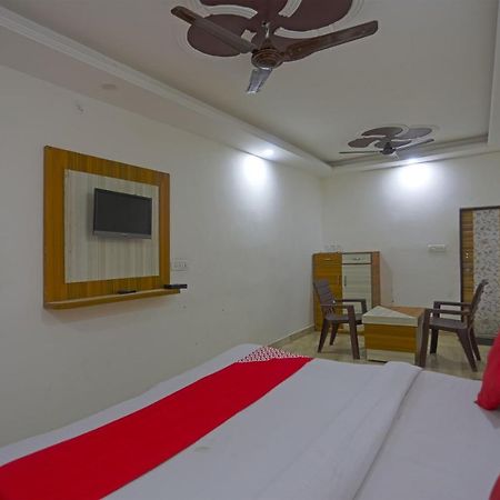 Oyo Flagship 79289 Hotel Grand Keshav Ghaziabad Buitenkant foto