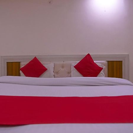 Oyo Flagship 79289 Hotel Grand Keshav Ghaziabad Buitenkant foto