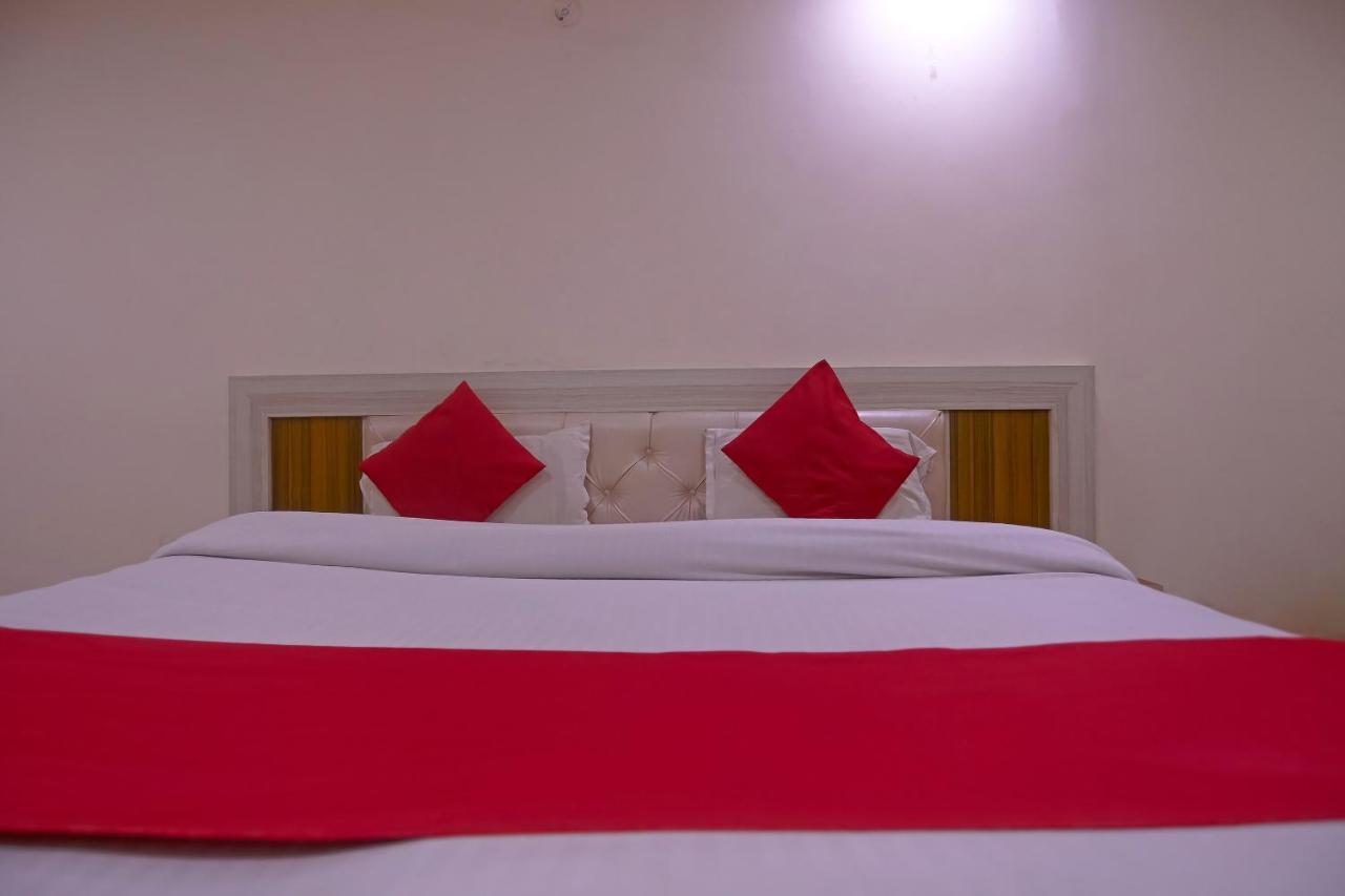 Oyo Flagship 79289 Hotel Grand Keshav Ghaziabad Buitenkant foto