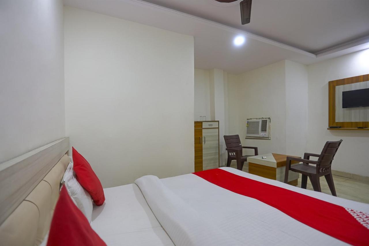 Oyo Flagship 79289 Hotel Grand Keshav Ghaziabad Buitenkant foto