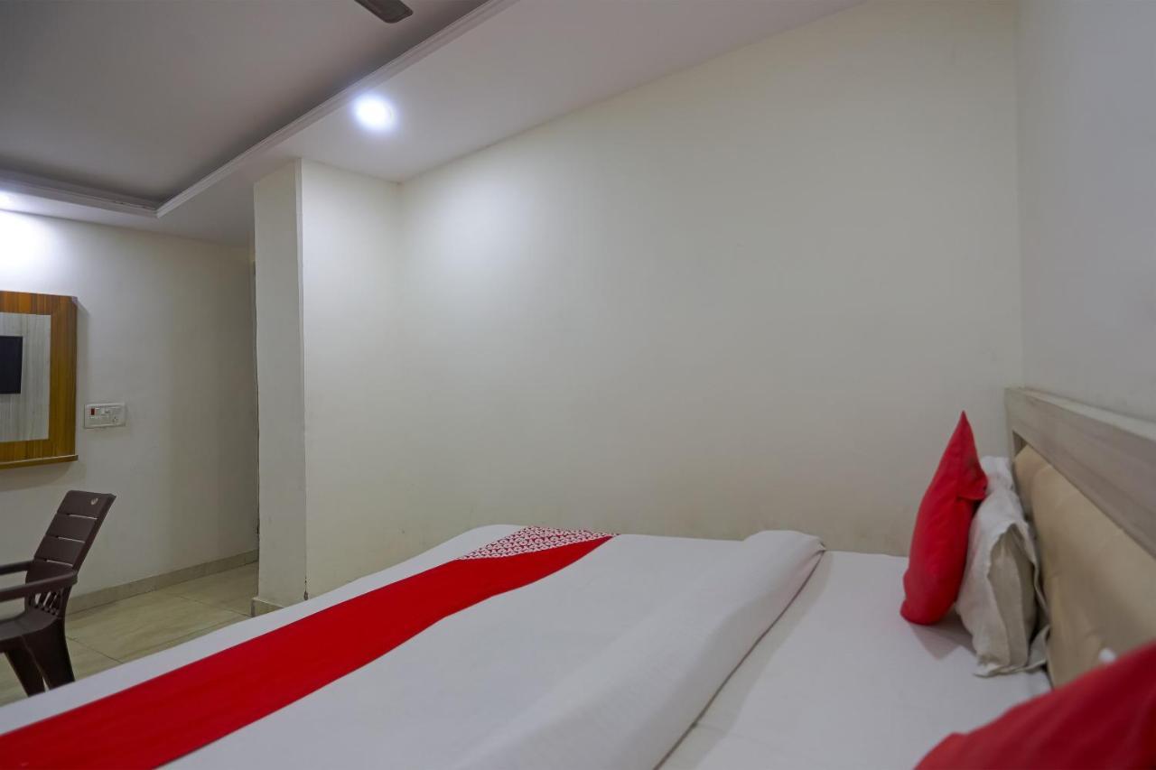 Oyo Flagship 79289 Hotel Grand Keshav Ghaziabad Buitenkant foto