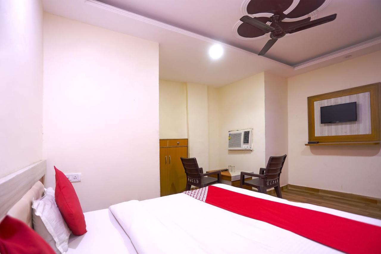 Oyo Flagship 79289 Hotel Grand Keshav Ghaziabad Buitenkant foto