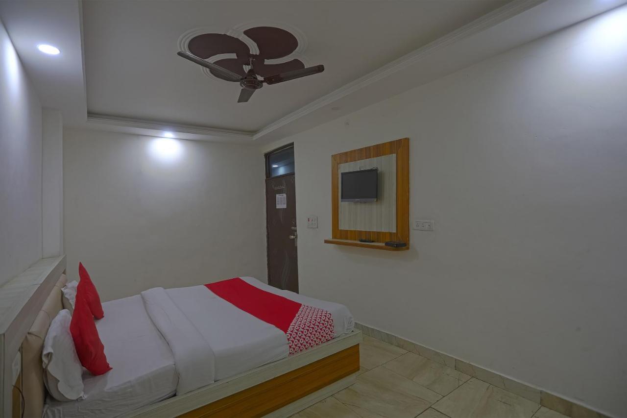 Oyo Flagship 79289 Hotel Grand Keshav Ghaziabad Buitenkant foto