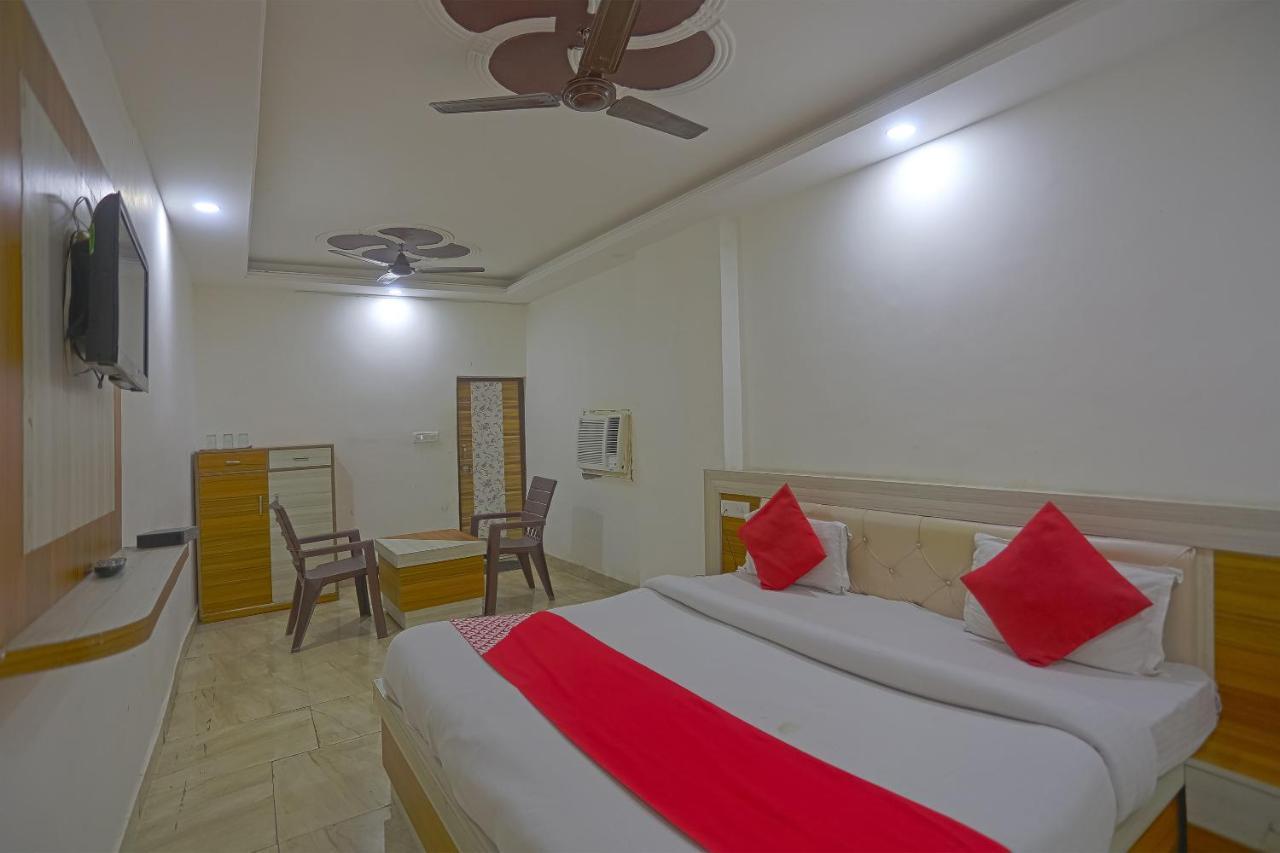 Oyo Flagship 79289 Hotel Grand Keshav Ghaziabad Buitenkant foto